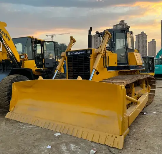 Komatsu D85-21 Crawler Bulldozer product-listing image